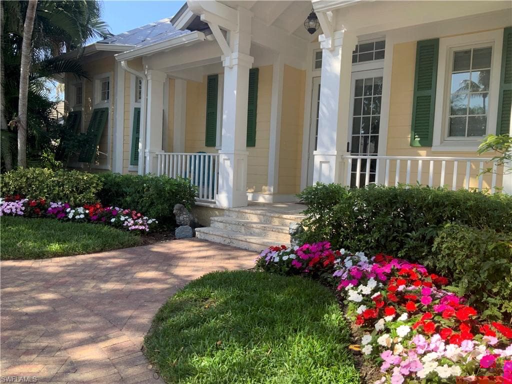 165 Broad Ave S, Naples, FL 34102-4