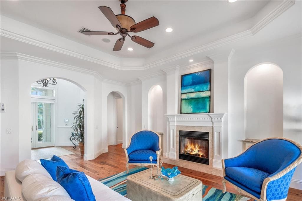 165 Broad Ave S, Naples, FL 34102-7