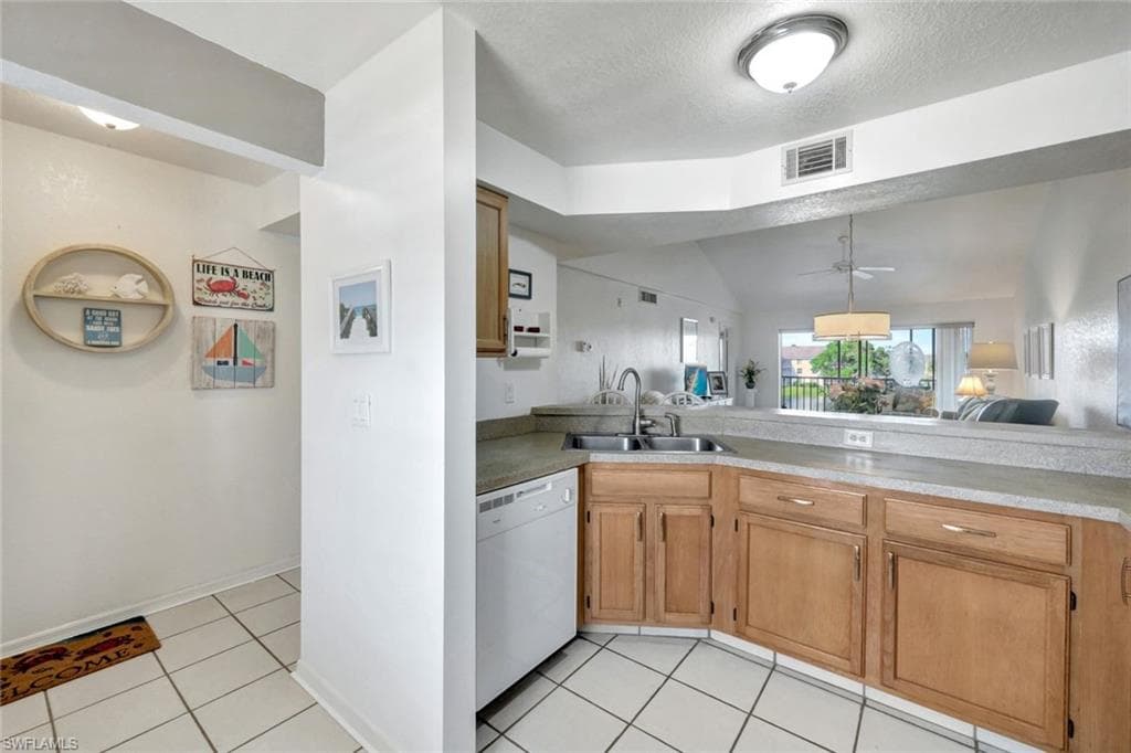 9580 Victoria Ln A306, Naples, FL 34109-9