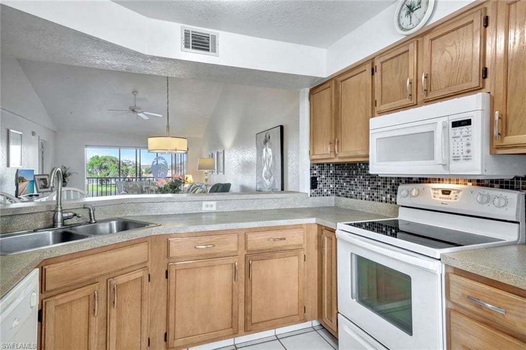 9580 Victoria Ln A306, Naples, FL 34109-10