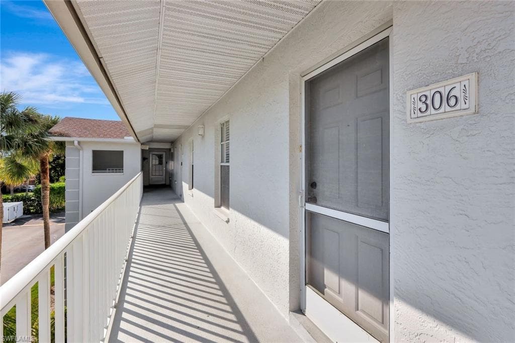 9580 Victoria Ln A306, Naples, FL 34109-5