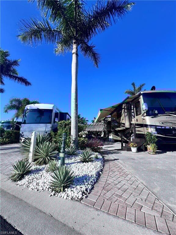 13572 Snook Cir, Naples, FL 34114-25