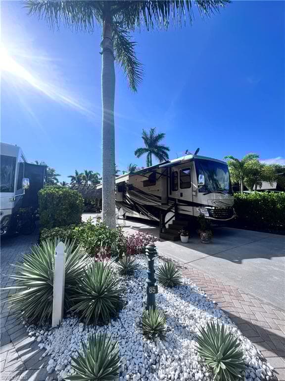 13572 Snook Cir, Naples, FL 34114-8