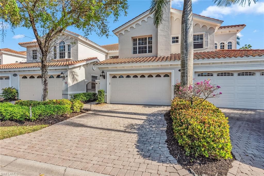 9026 Cascada Way 102, Naples, FL 34114-26