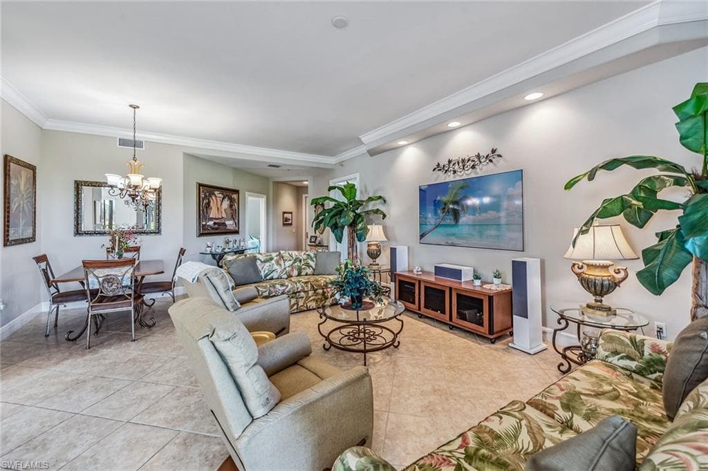 9026 Cascada Way 102, Naples, FL 34114-4