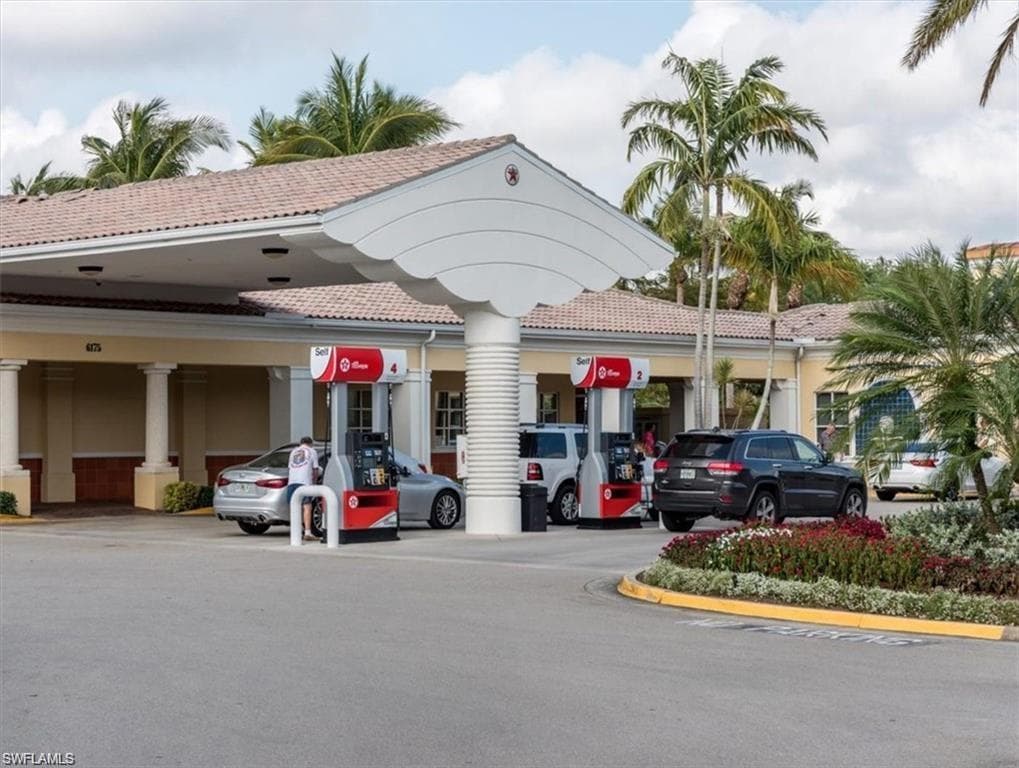 5406 Guadeloupe Way, Naples, FL 34119-35