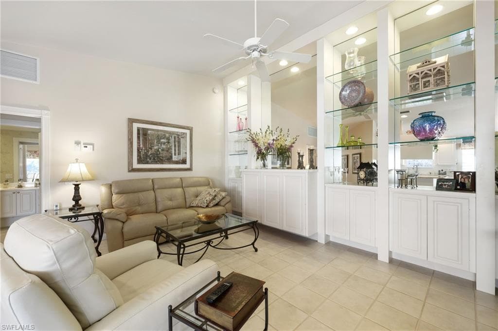 5406 Guadeloupe Way, Naples, FL 34119-5