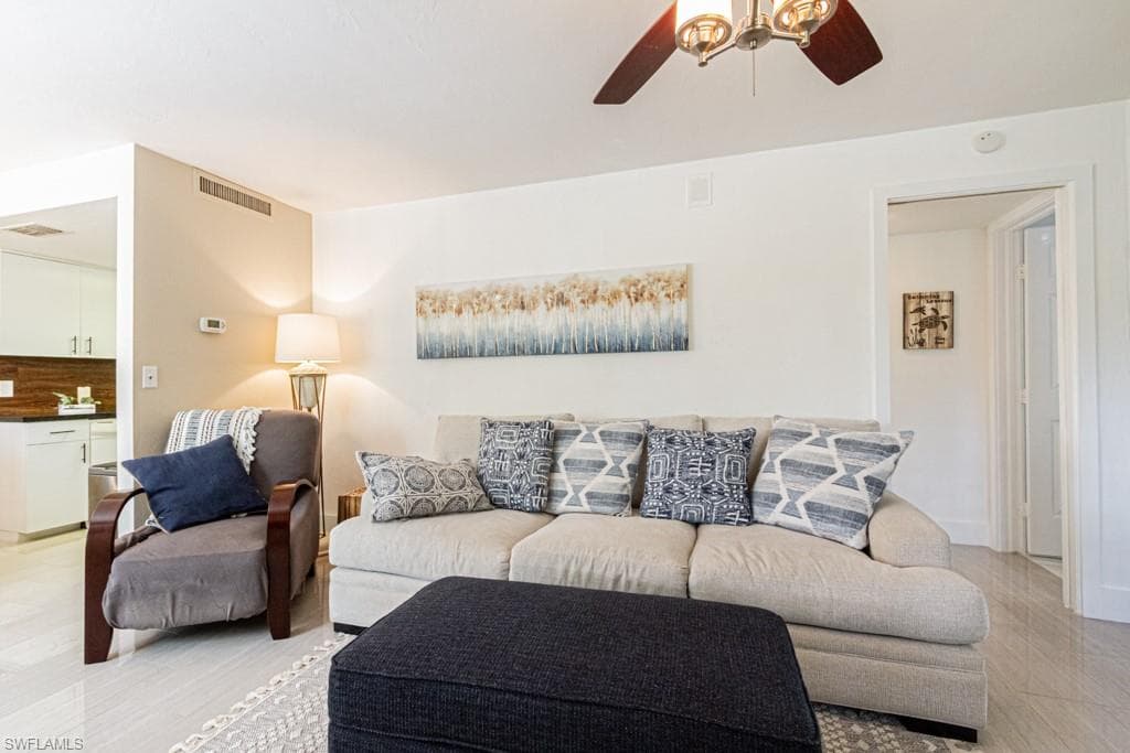 3126 Kings Lake Blvd 7541, Naples, FL 34112-9