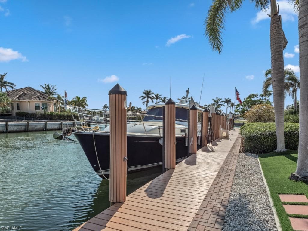 916 Sundrop Ct, Marco Island, FL 34145-16