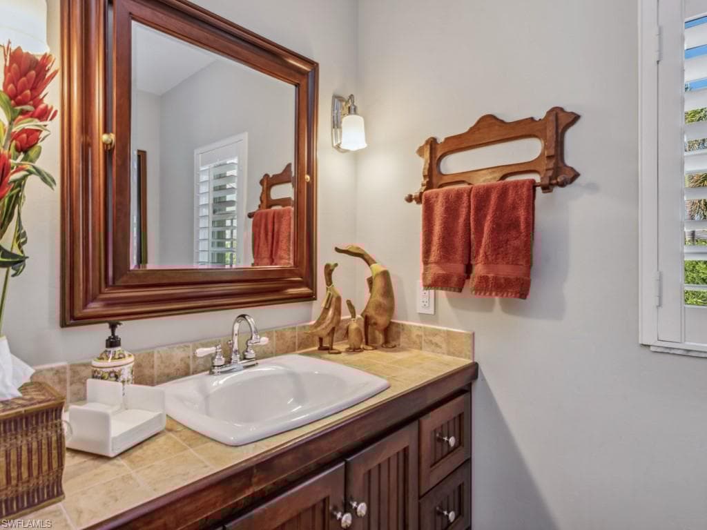 916 Sundrop Ct, Marco Island, FL 34145-27