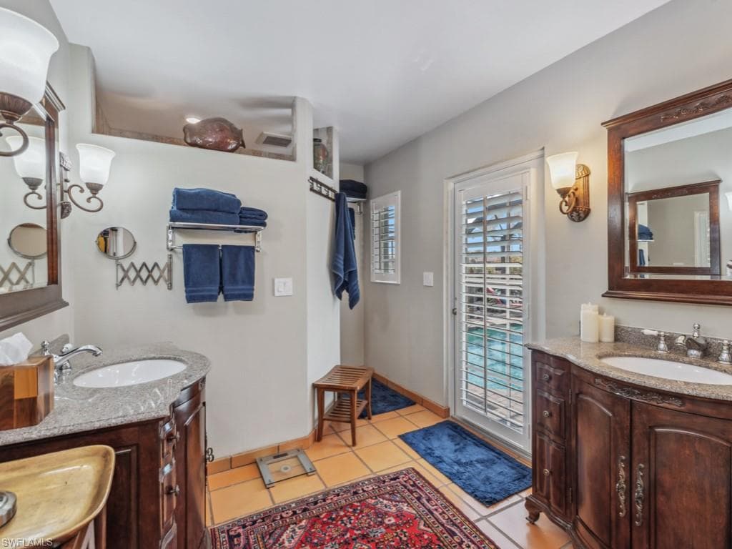 916 Sundrop Ct, Marco Island, FL 34145-30