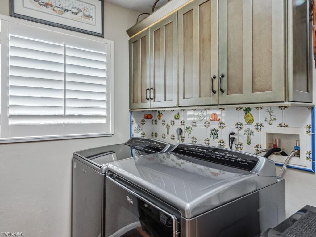 916 Sundrop Ct, Marco Island, FL 34145-34