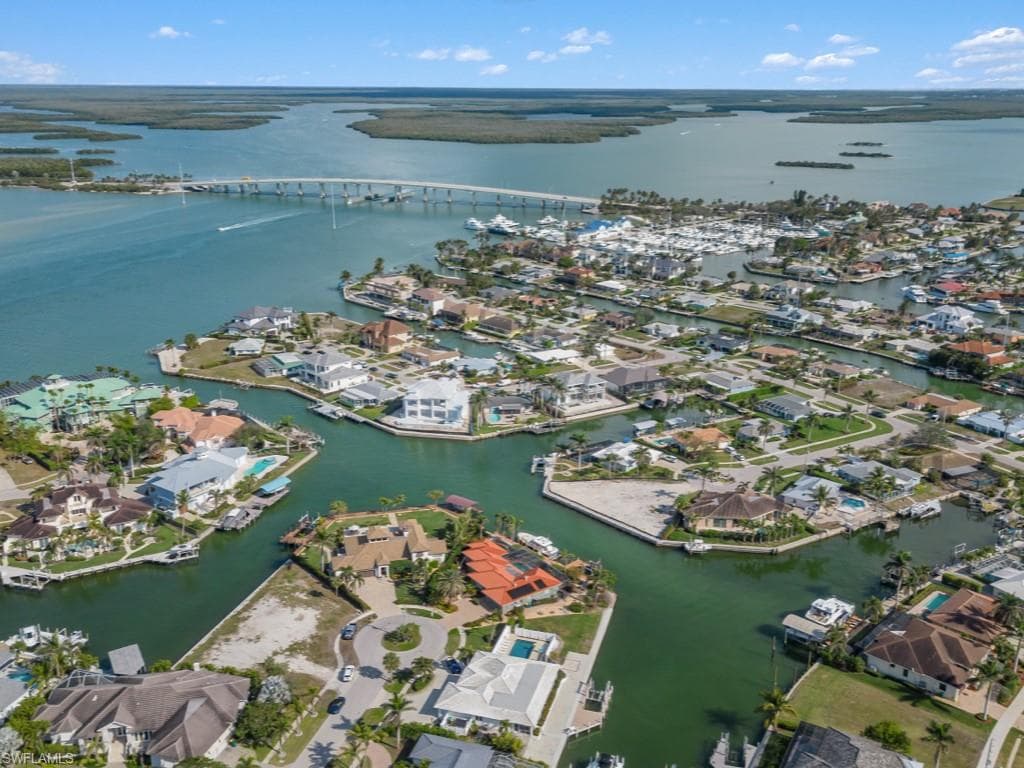 916 Sundrop Ct, Marco Island, FL 34145-6