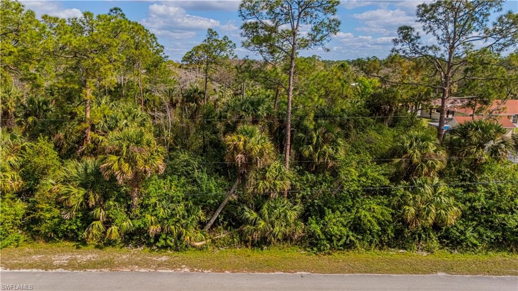 320 3rd St NW, Naples, FL 34120-13