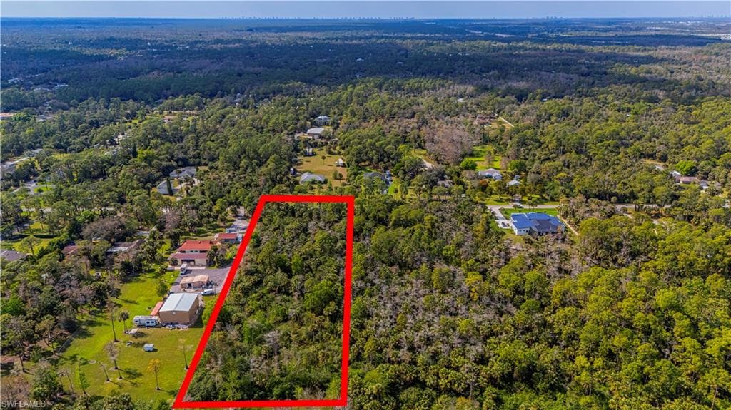 320 3rd St NW, Naples, FL 34120-8