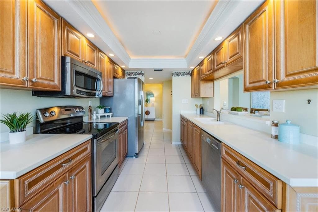 21 Bluebill Ave B806, Naples, FL 34108-10