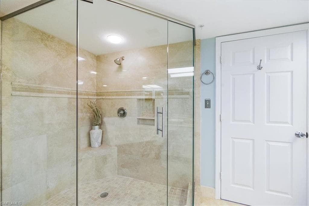 21 Bluebill Ave B806, Naples, FL 34108-15