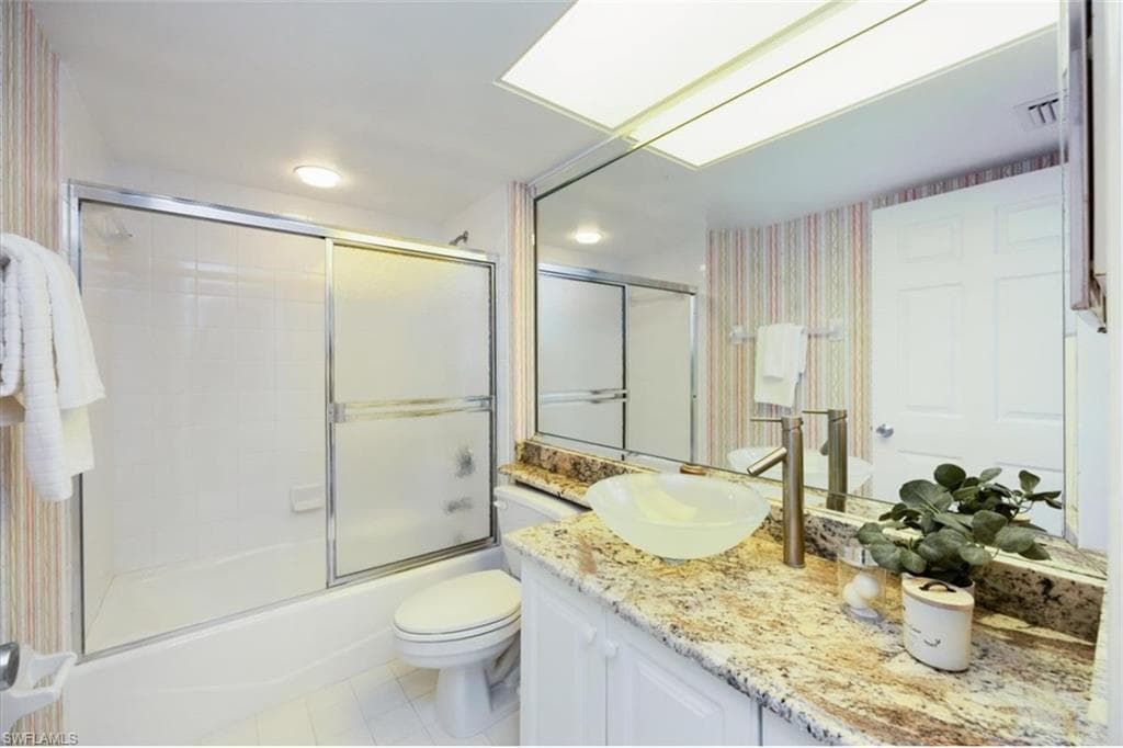 21 Bluebill Ave B806, Naples, FL 34108-17