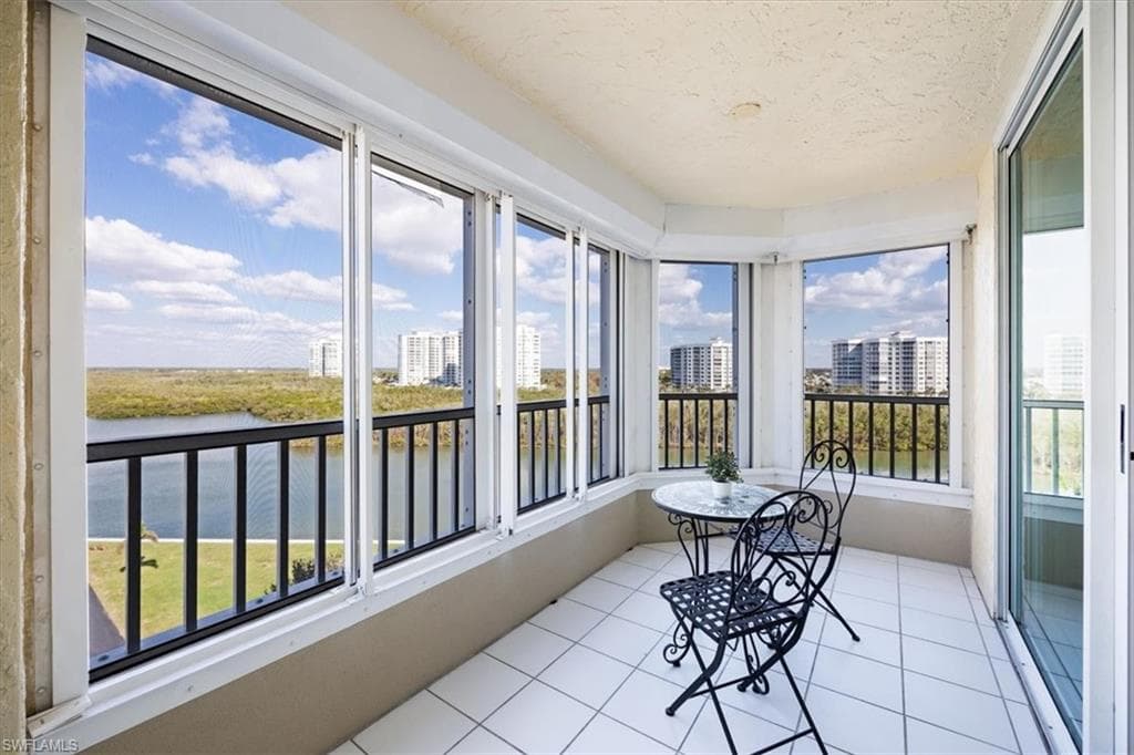 21 Bluebill Ave B806, Naples, FL 34108-18