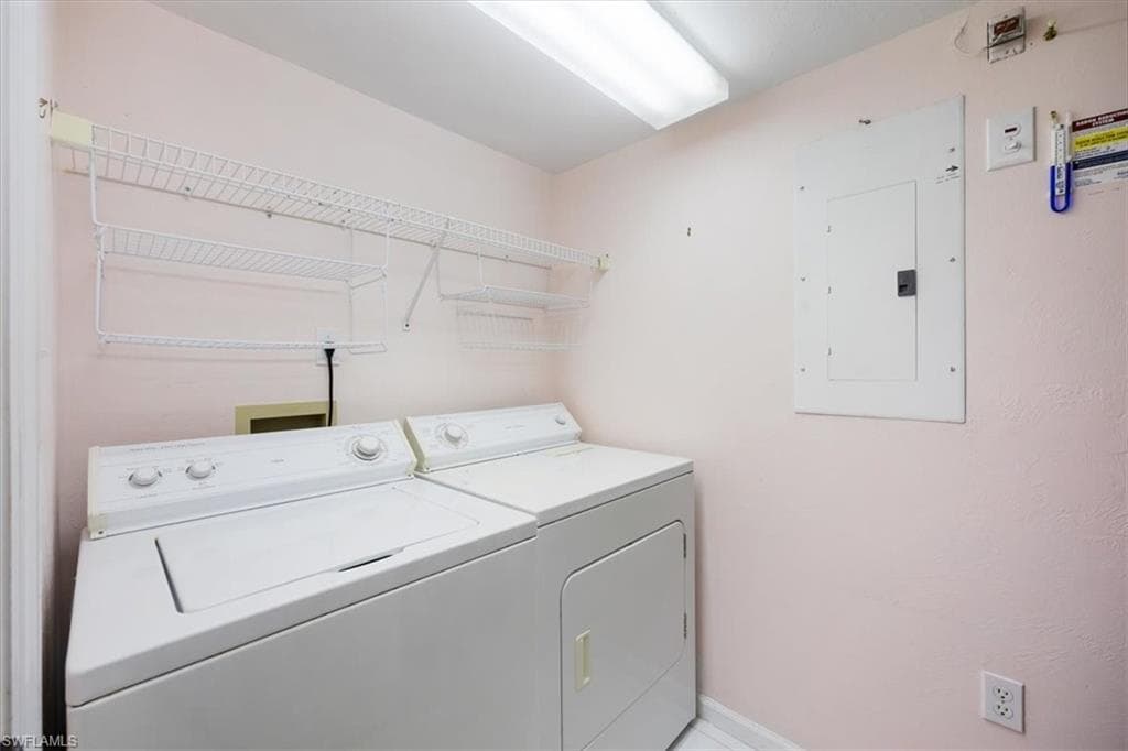 21 Bluebill Ave B806, Naples, FL 34108-23