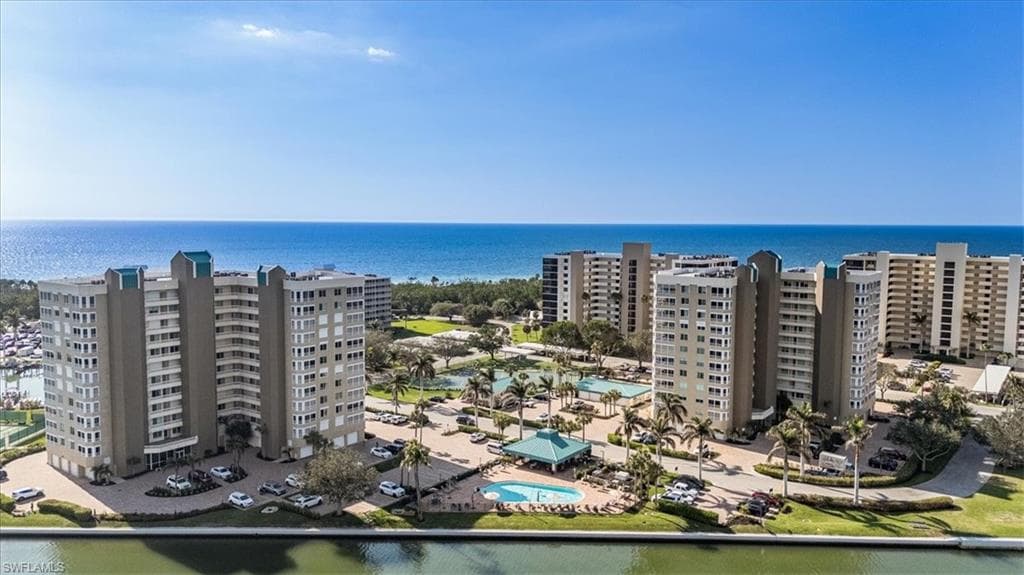 21 Bluebill Ave B806, Naples, FL 34108-3