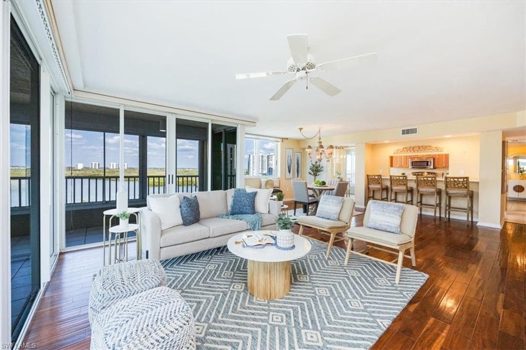 21 Bluebill Ave B806, Naples, FL 34108-4