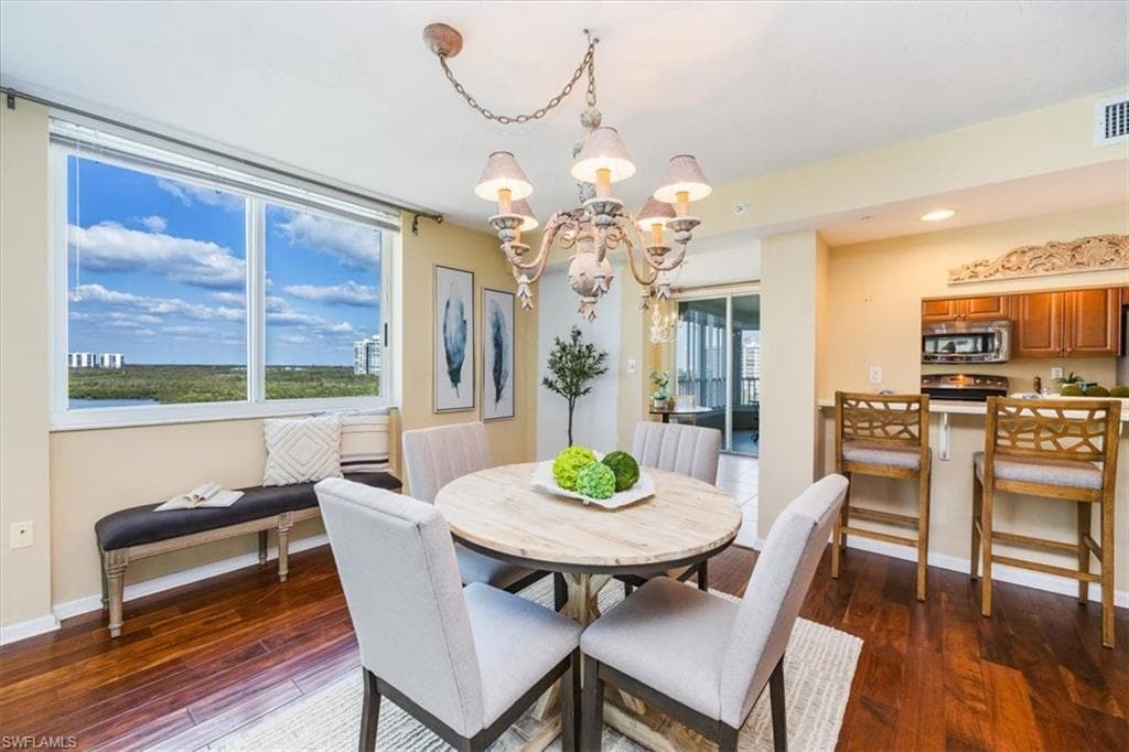 21 Bluebill Ave B806, Naples, FL 34108-8