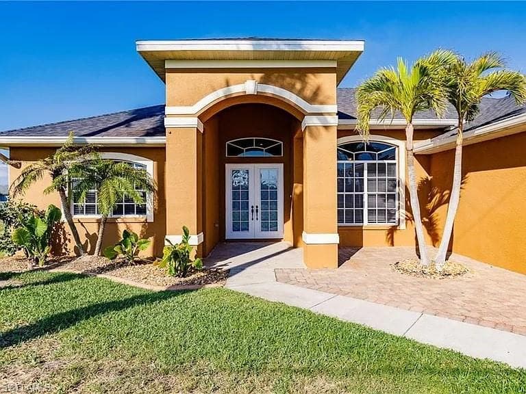 1208 14th Ave, Cape Coral, FL 33993-5