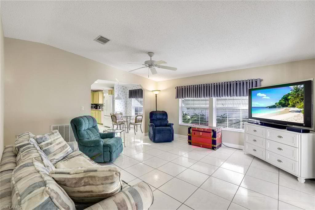 255 Riverwood Rd, Naples, FL 34114-14