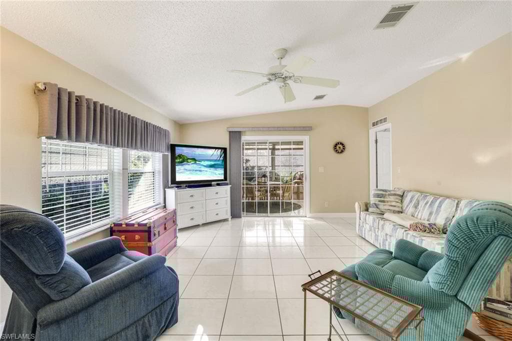 255 Riverwood Rd, Naples, FL 34114-15
