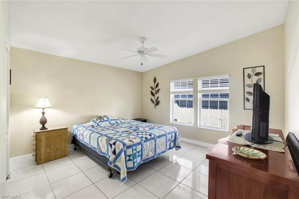 255 Riverwood Rd, Naples, FL 34114-16