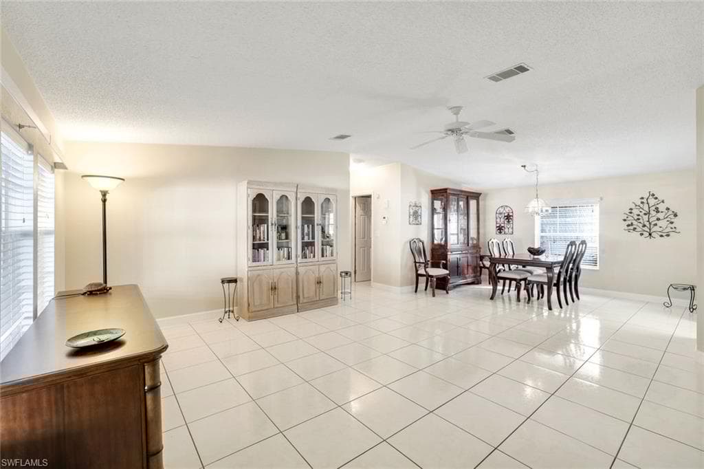 255 Riverwood Rd, Naples, FL 34114-1