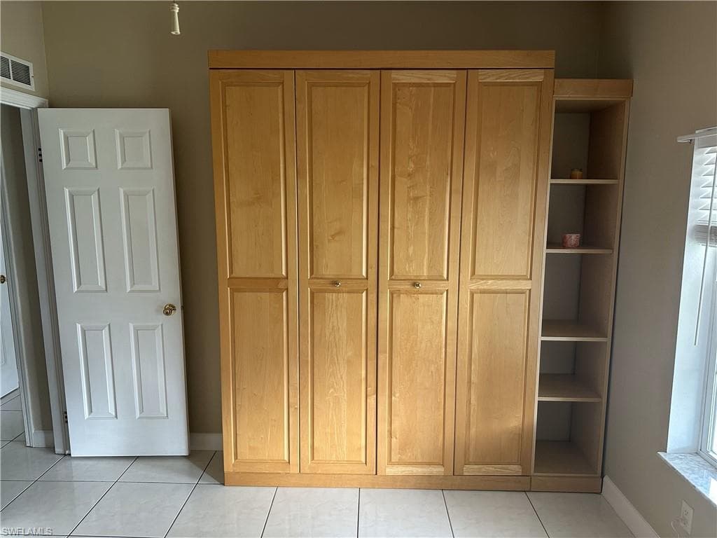 255 Riverwood Rd, Naples, FL 34114-20