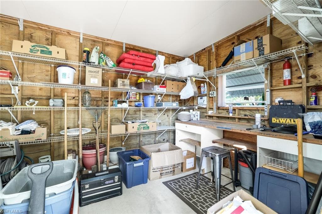 255 Riverwood Rd, Naples, FL 34114-25
