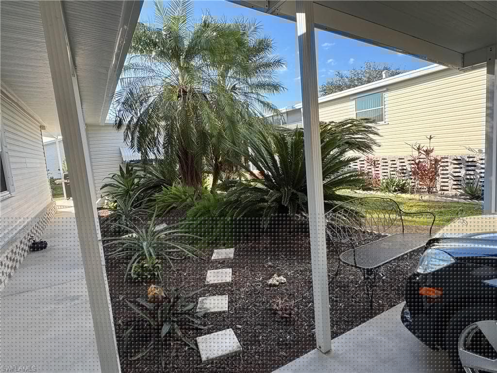 255 Riverwood Rd, Naples, FL 34114-27