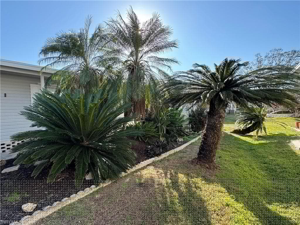 255 Riverwood Rd, Naples, FL 34114-28