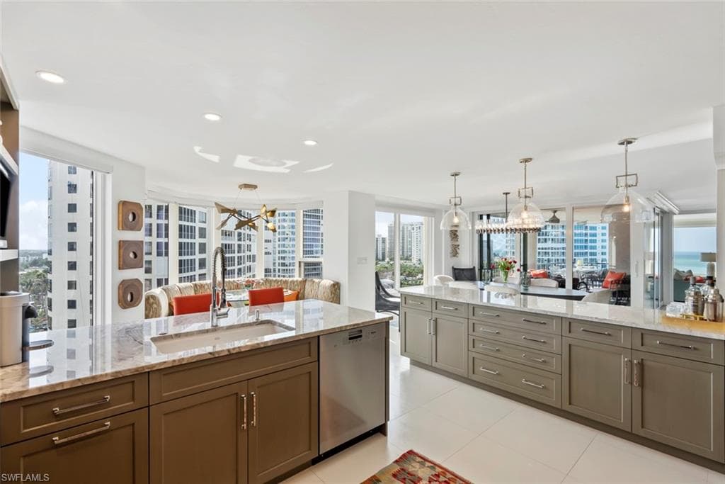 4251 Gulf Shore Blvd N 10b, Naples, FL 34103-11