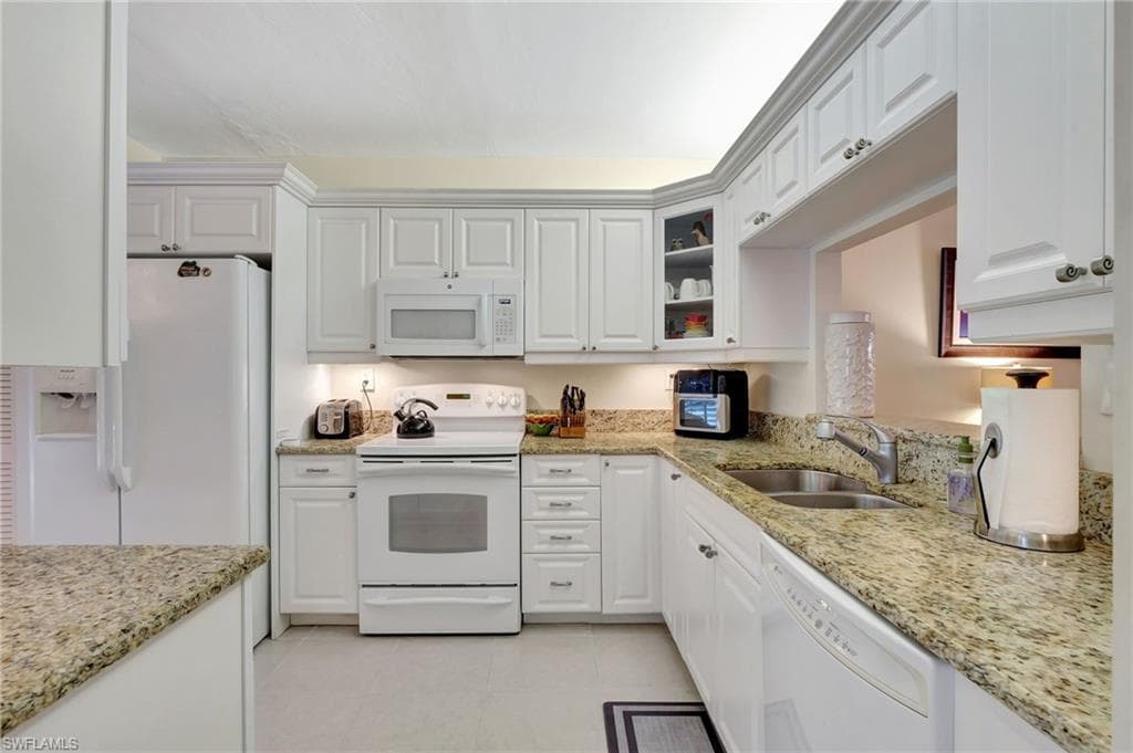 1818 Kings Lake Blvd 103, Naples, fl 34112-3