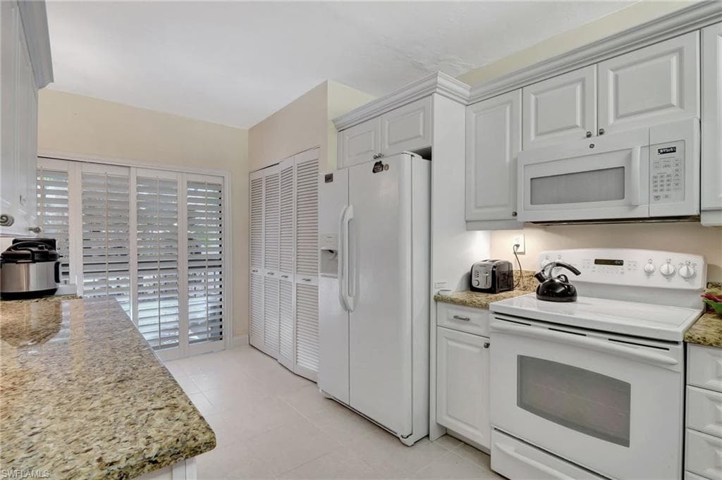 1818 Kings Lake Blvd 103, Naples, fl 34112-4