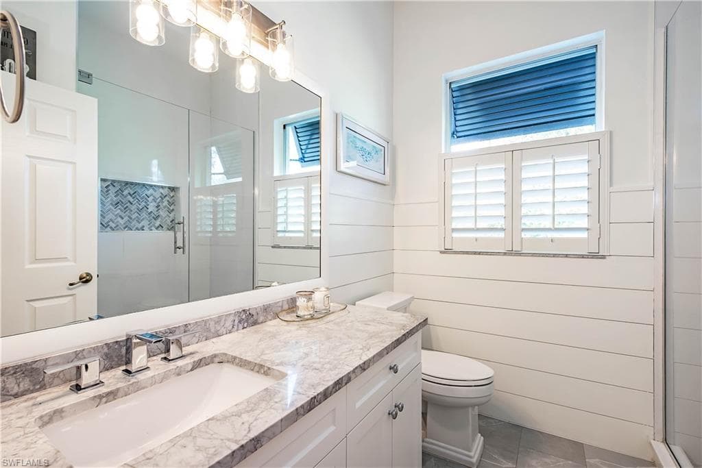 6538 Chestnut Cir, Naples, FL 34109-15
