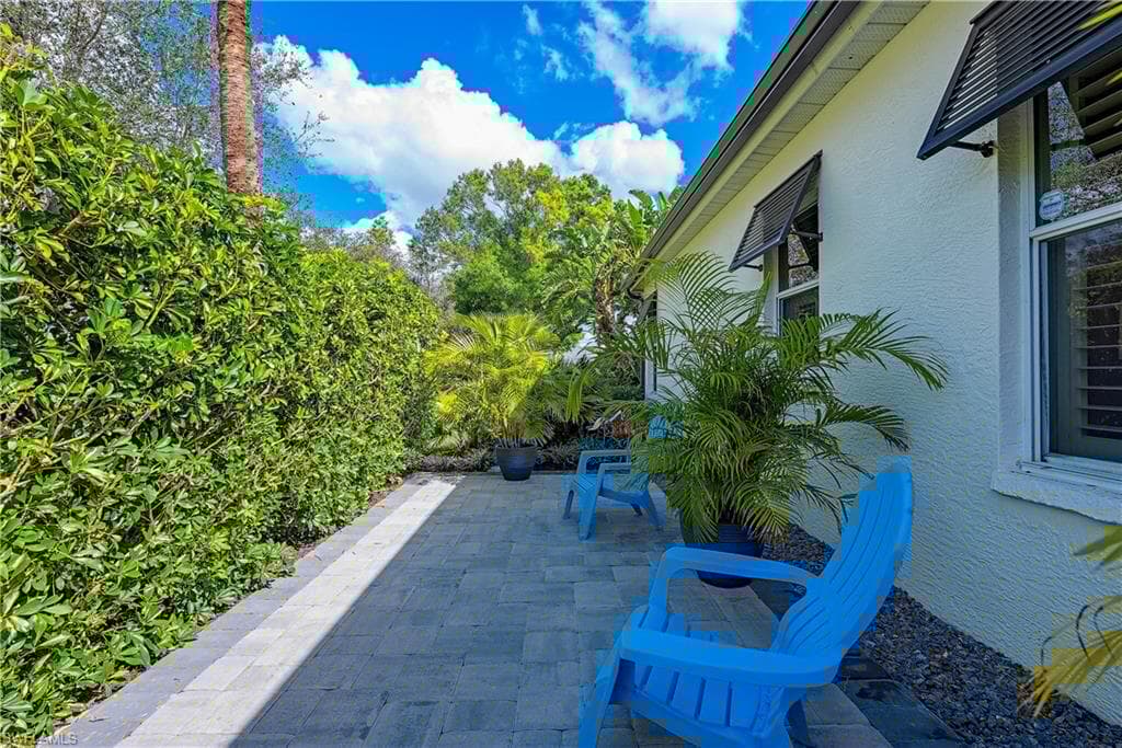 6538 Chestnut Cir, Naples, FL 34109-20