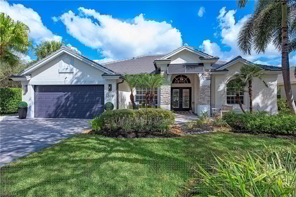 6538 Chestnut Cir, Naples, FL 34109-4