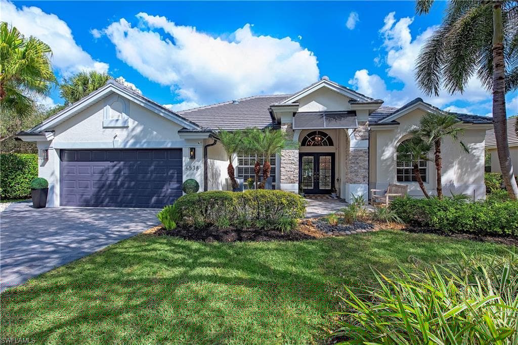 6538 Chestnut Cir, Naples, FL 34109-4