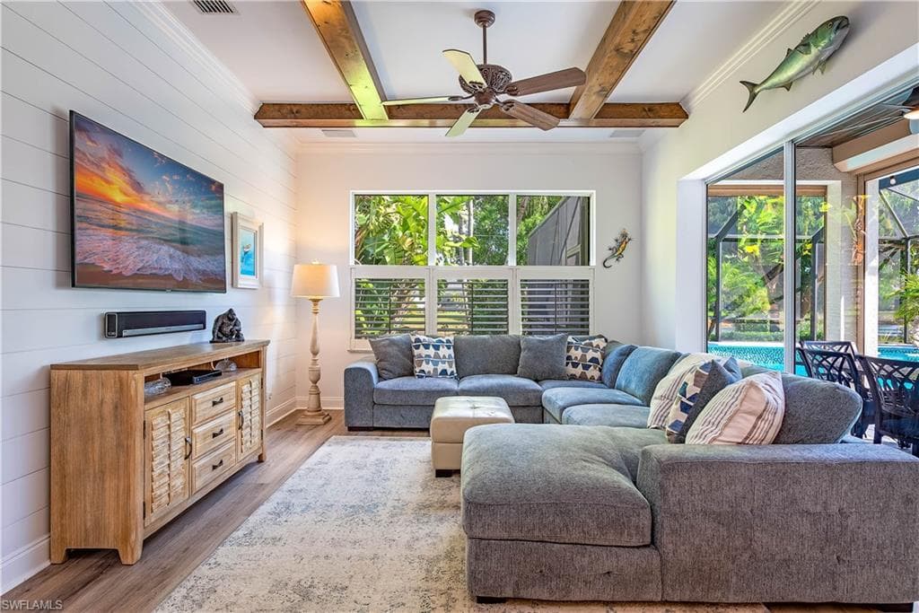 6538 Chestnut Cir, Naples, FL 34109-4