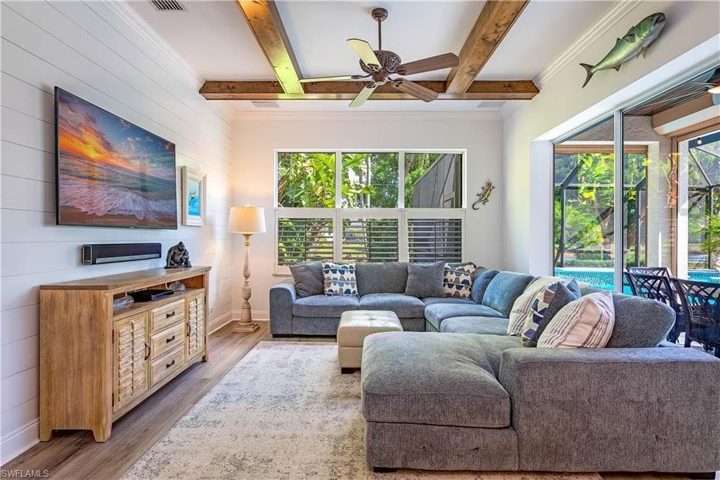6538 Chestnut Cir, Naples, FL 34109-5