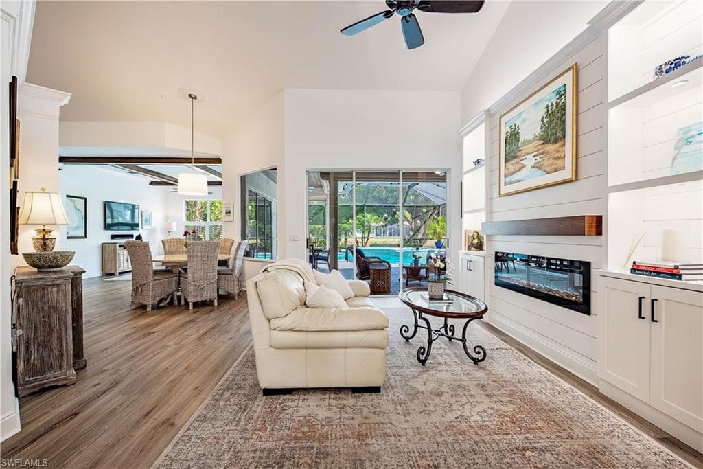 6538 Chestnut Cir, Naples, FL 34109-6