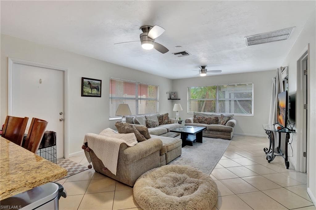 816 104th Ave N, Naples, FL 34108-9