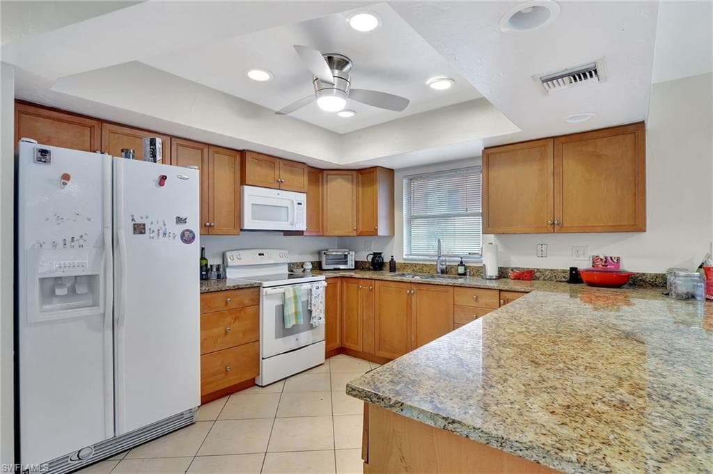 816 104th Ave N, Naples, FL 34108-15
