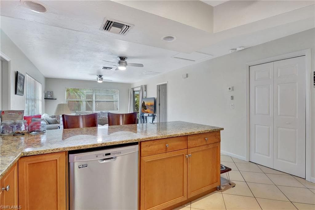 816 104th Ave N, Naples, FL 34108-16