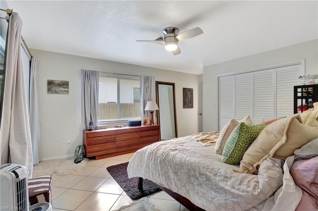 816 104th Ave N, Naples, FL 34108-17